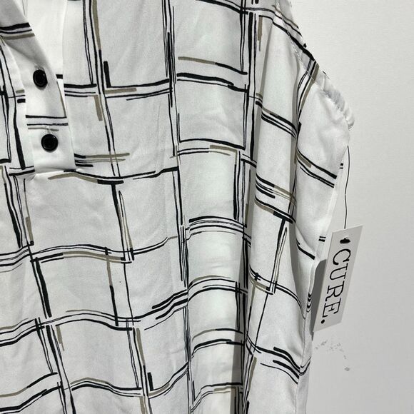 CURE Women's White Black Windowpane Split Neck Sleeveless Blouse Small NWT - Picture 4 of 9